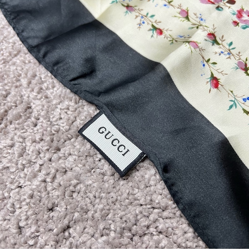 Gucci Cream Floral Silk Scarf with Black Border and Red-Green Stripe - Picture 3 of 5
